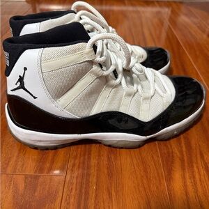 Nike Air Jordan 11 Retro "Concord" sneakers